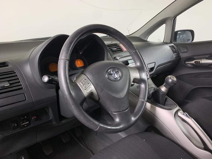 Toyota Auris I Москва  - изображение 11
