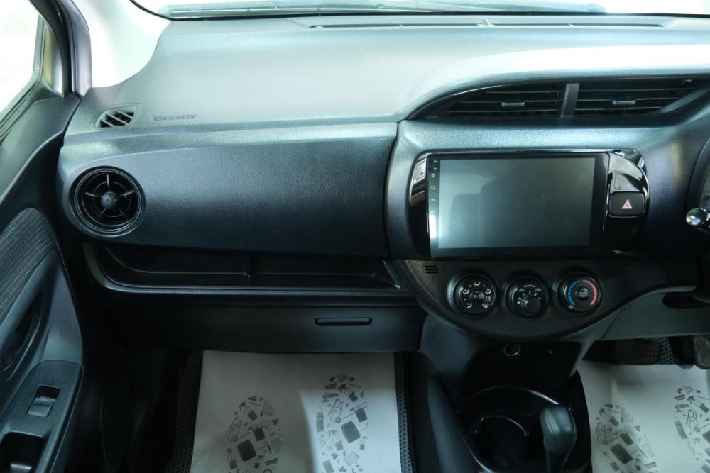 Toyota Vitz III (XP130) Рестайлинг 2 Омск  - изображение 16