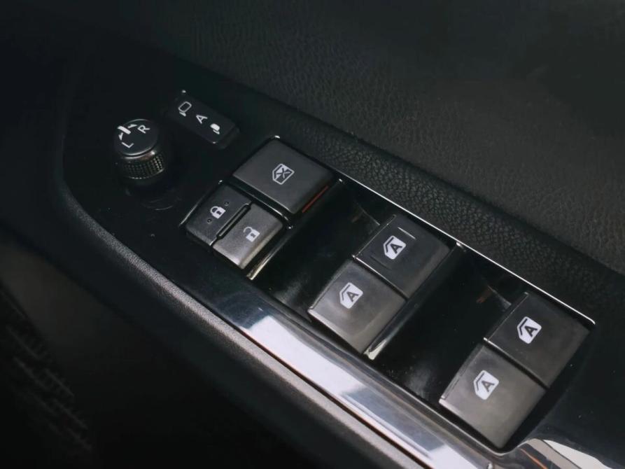 Toyota Prius IV (XW50) Санкт-Петербург  - изображение 13