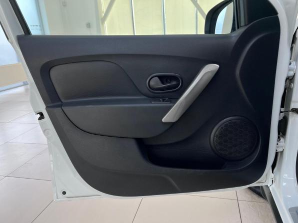 Renault Logan II Рестайлинг с пробегом 2020 года, цена 1 150 000 рублей, 76220 км, седан, Автокод Объявления