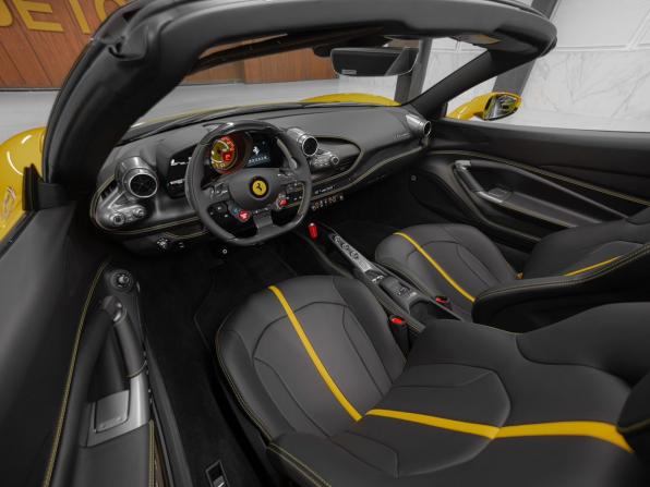 Ferrari F8 с пробегом 2023 года, цена 36 700 000 рублей, 100 км, родстер, Автокод Объявления
