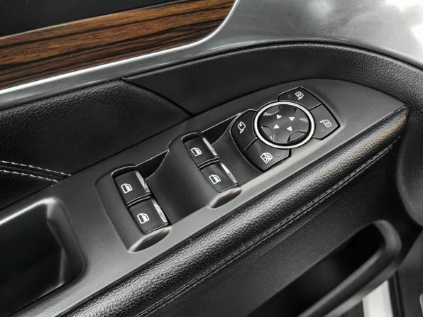 Ford Explorer V Рестайлинг с пробегом 2017 года, цена 2 339 000 рублей, 211330 км, внедорожник, Автокод Объявления