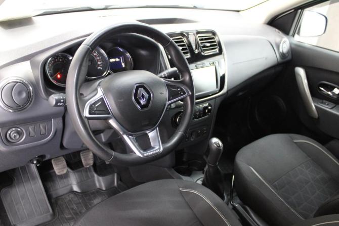 Renault Logan II Рестайлинг с пробегом 2019 года, цена 1 035 000 рублей, 155013 км, седан, Автокод Объявления