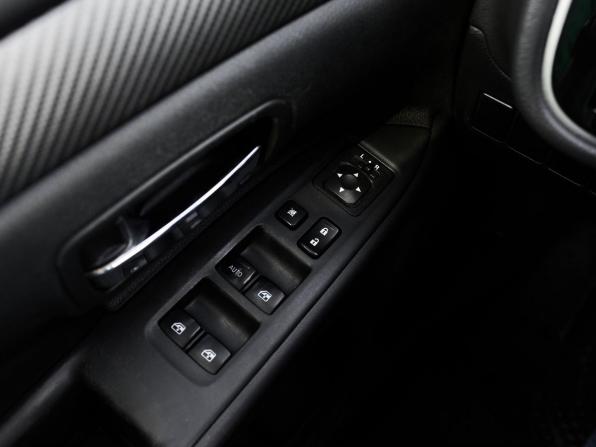 Mitsubishi Outlander III Рестайлинг 2 с пробегом 2018 года, цена 1 794 000 рублей, 180870 км, внедорожник, Автокод Объявления