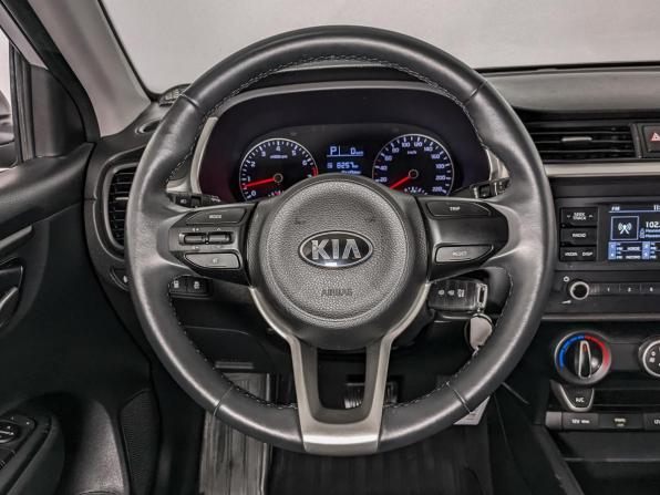 Kia Rio IV Рестайлинг с пробегом 2021 года, цена 1 555 000 рублей, 65500 км, седан, Автокод Объявления