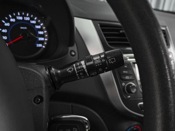 Hyundai Solaris I Рестайлинг с пробегом 2015 года, цена 1 029 000 рублей, 69750 км, хэтчбек, Автокод Объявления
