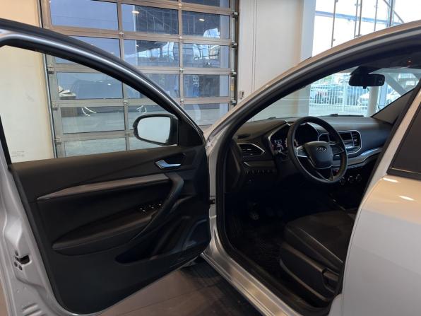 Lada (ВАЗ) Vesta I Рестайлинг (NG) с пробегом 2023 года, цена 1 350 000 рублей, 46880 км, седан, Автокод Объявления