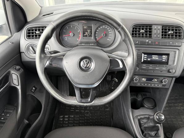 Volkswagen Polo V Рестайлинг с пробегом 2017 года, цена 1 069 000 рублей, 180196 км, седан, Автокод Объявления