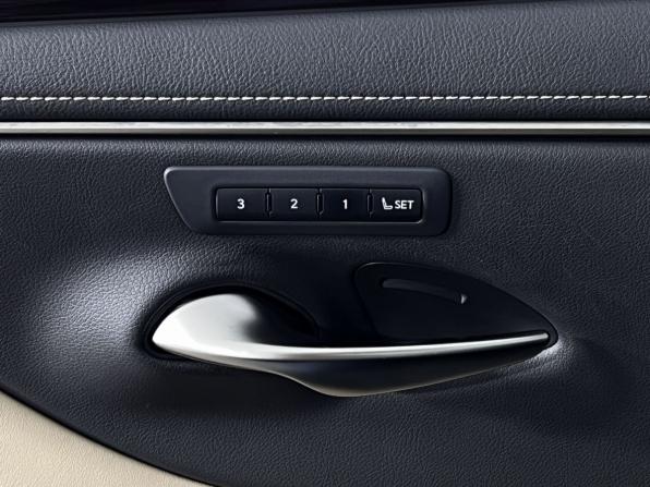 Lexus ES VII с пробегом 2018 года, цена 3 850 000 рублей, 96181 км, седан, Автокод Объявления