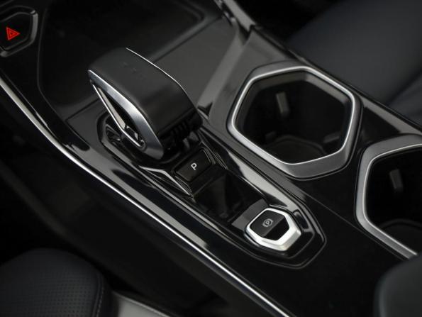Geely Atlas II с пробегом 2023 года, цена 2 449 777 рублей, 62200 км, внедорожник, Автокод Объявления