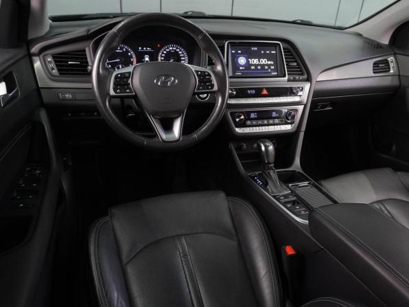 Hyundai Sonata VII (LF) Рестайлинг с пробегом 2019 года, цена 1 834 070 рублей, 110749 км, седан, Автокод Объявления