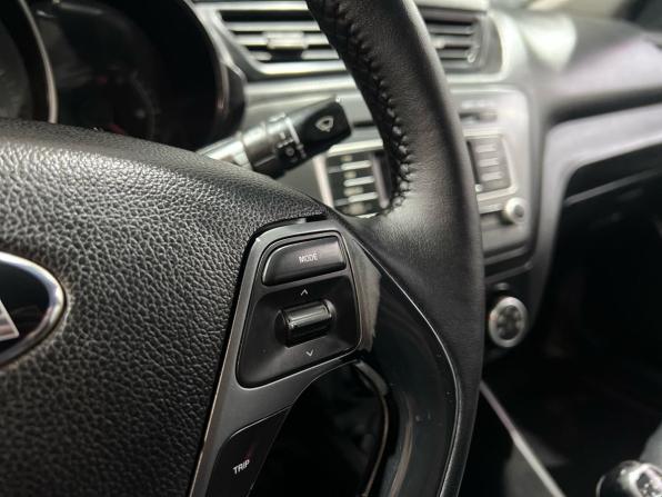 Kia Rio III Рестайлинг с пробегом 2015 года, цена 859 900 рублей, 169000 км, седан, Автокод Объявления
