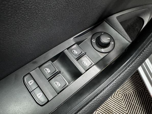 Skoda Superb III Рестайлинг с пробегом 2019 года, цена 2 700 000 рублей, 108063 км, лифтбек, Автокод Объявления