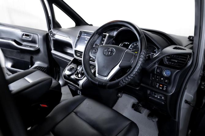 Toyota Esquire I с пробегом 2016 года, цена 1 980 000 рублей, 155388 км, минивэн, Автокод Объявления