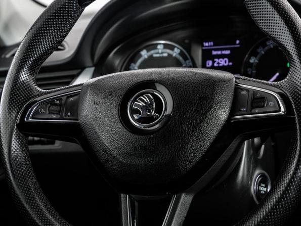Skoda Rapid I Рестайлинг с пробегом 2019 года, цена 999 000 рублей, 188916 км, лифтбек, Автокод Объявления
