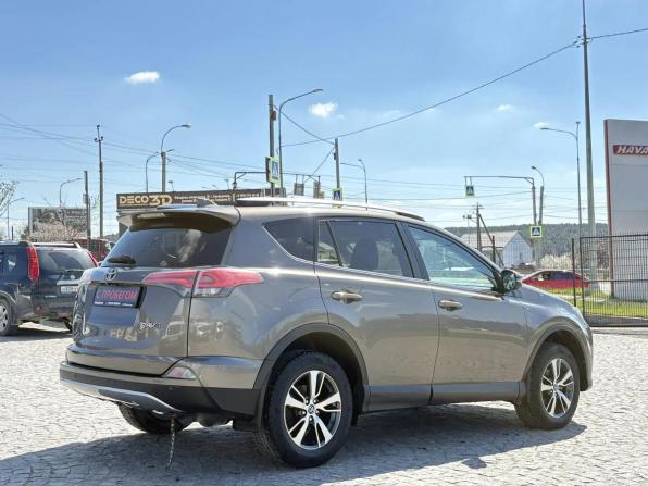 Toyota RAV4 IV (XA40) Рестайлинг с пробегом 2017 года, цена 1 849 000 рублей, 215281 км, внедорожник, Автокод Объявления