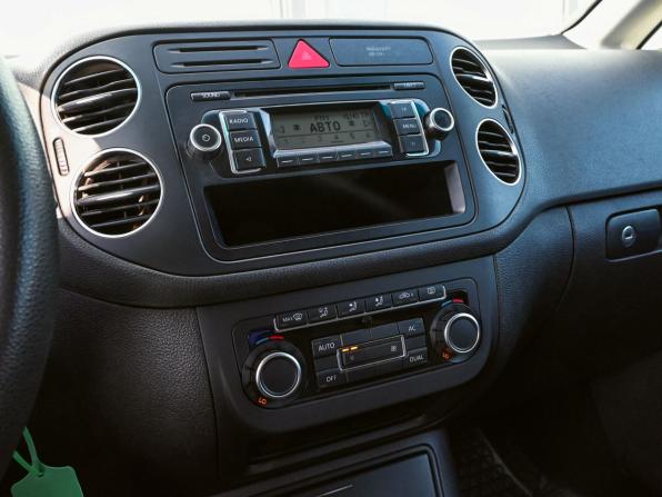 Volkswagen Golf Plus II с пробегом 2010 года, цена 685 000 рублей, 323692 км, хэтчбек, Автокод Объявления