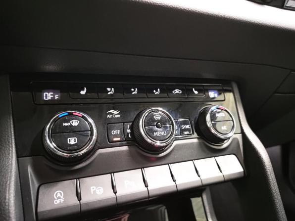 Skoda Karoq I с пробегом 2020 года, цена 2 149 000 рублей, 131671 км, внедорожник, Автокод Объявления