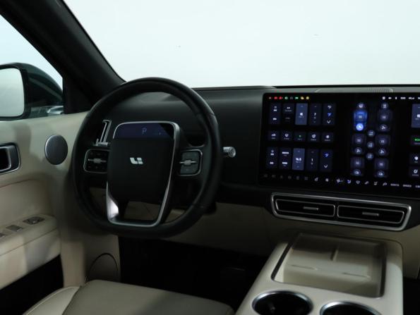 Li Auto (Lixiang) L9 I с пробегом 2023 года, цена 5 500 000 рублей, 92128 км, внедорожник, Автокод Объявления