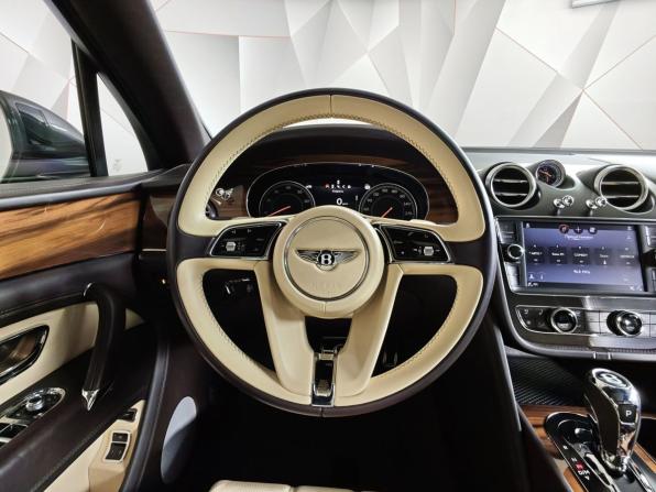 Bentley Bentayga I с пробегом 2018 года, цена 8 241 000 рублей, 108589 км, внедорожник, Автокод Объявления