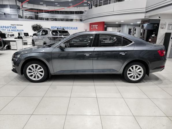 Skoda Superb III Рестайлинг с пробегом 2021 года, цена 2 350 000 рублей, 102600 км, лифтбек, Автокод Объявления