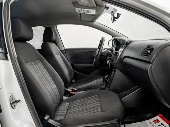 Volkswagen Polo V Рестайлинг с пробегом 2019 года, цена 975 000 рублей, 157720 км, седан, Автокод Объявления