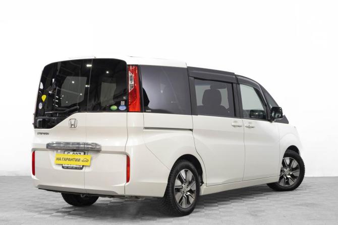 Honda Stepwgn V с пробегом 2016 года, цена 1 849 000 рублей, 91000 км, минивэн, Автокод Объявления