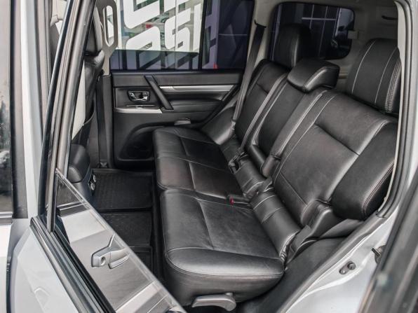 Mitsubishi Pajero IV Рестайлинг 2 с пробегом 2015 года, цена 2 300 000 рублей, 173185 км, внедорожник, Автокод Объявления