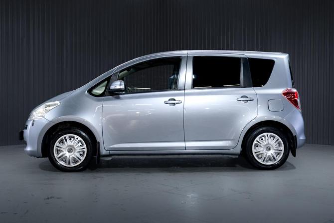 Toyota Ractis I с пробегом 2009 года, цена 660 000 рублей, 306642 км, хэтчбек, Автокод Объявления