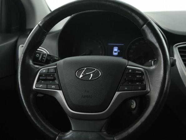 Hyundai Solaris II с пробегом 2019 года, цена 1 400 000 рублей, 36750 км, седан, Автокод Объявления