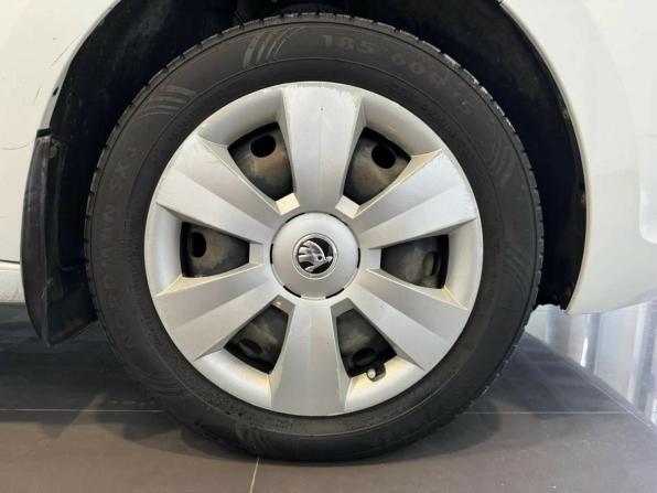 Skoda Rapid I с пробегом 2016 года, цена 920 000 рублей, 230000 км, лифтбек, Автокод Объявления