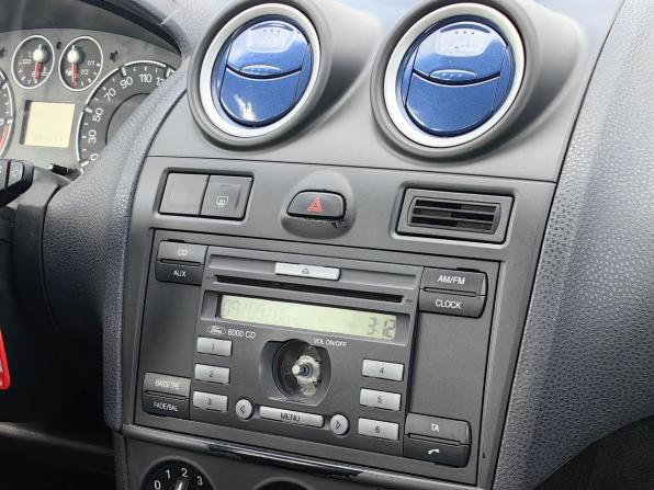 Ford Fiesta Mk5 с пробегом 2006 года, цена 399 000 рублей, 291000 км, хэтчбек, Автокод Объявления