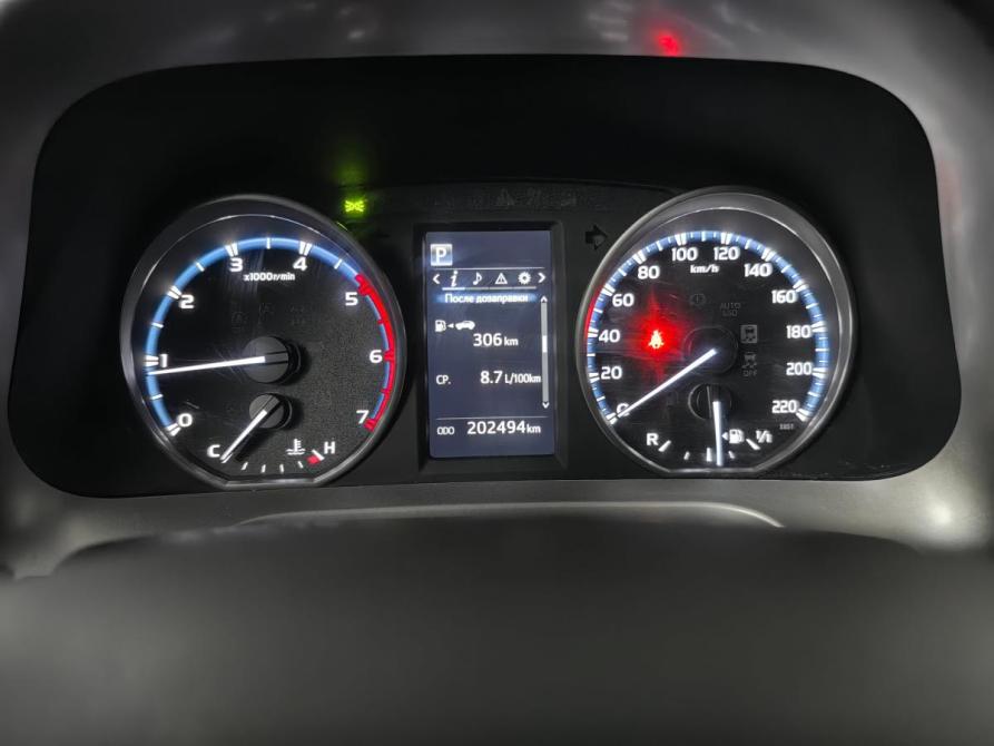 Toyota RAV4 IV (XA40) Рестайлинг Москва  - изображение 16