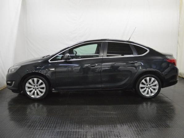 Opel Astra J Рестайлинг с пробегом 2014 года, цена 515 000 рублей, 261440 км, седан, Автокод Объявления