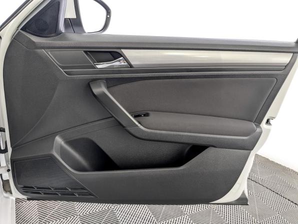 Volkswagen Bora IV с пробегом 2022 года, цена 1 850 000 рублей, 27373 км, седан, Автокод Объявления