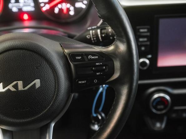 Kia Rio IV Рестайлинг с пробегом 2021 года, цена 2 099 000 рублей, 19692 км, хэтчбек, Автокод Объявления
