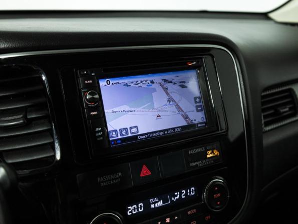 Mitsubishi Outlander III Рестайлинг 2 с пробегом 2015 года, цена 1 549 777 рублей, 174010 км, внедорожник, Автокод Объявления