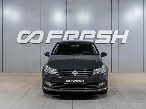 Volkswagen Polo V Рестайлинг с пробегом 2018 года, цена 1 299 000 рублей, 132982 км, седан, Автокод Объявления
