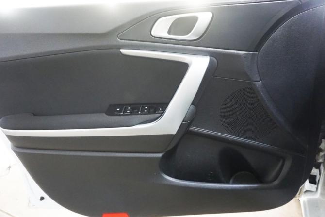Kia Ceed III с пробегом 2019 года, цена 1 470 000 рублей, 231000 км, универсал, Автокод Объявления