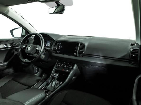 Skoda Karoq I с пробегом 2021 года, цена 2 189 700 рублей, 96966 км, внедорожник, Автокод Объявления