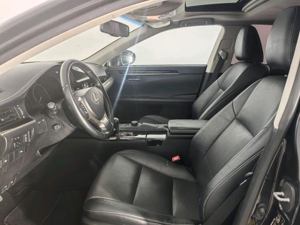 Lexus ES VI с пробегом 2015 года, цена 1 859 000 рублей, 137000 км, седан, Автокод Объявления
