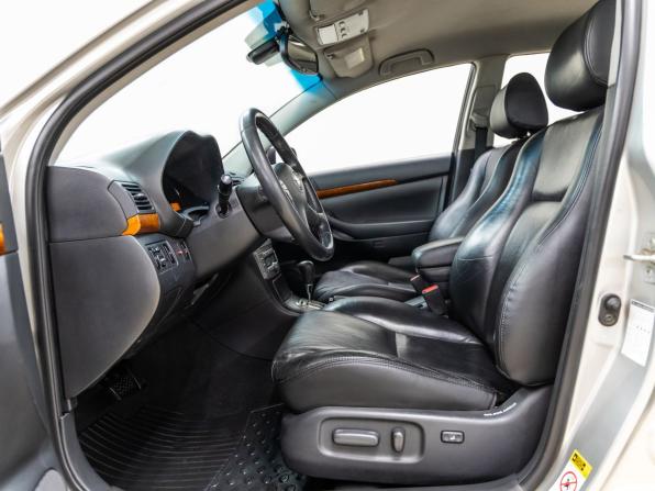 Toyota Avensis II Рестайлинг с пробегом 2006 года, цена 1 038 000 рублей, 196784 км, седан, Автокод Объявления