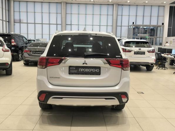 Mitsubishi Outlander III Рестайлинг 3 с пробегом 2020 года, цена 2 650 000 рублей, 46450 км, внедорожник, Автокод Объявления