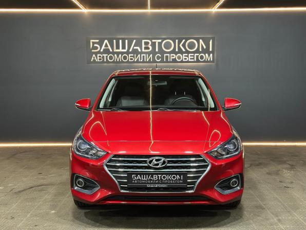 Hyundai Solaris II с пробегом 2018 года, цена 1 399 000 рублей, 122359 км, седан, Автокод Объявления