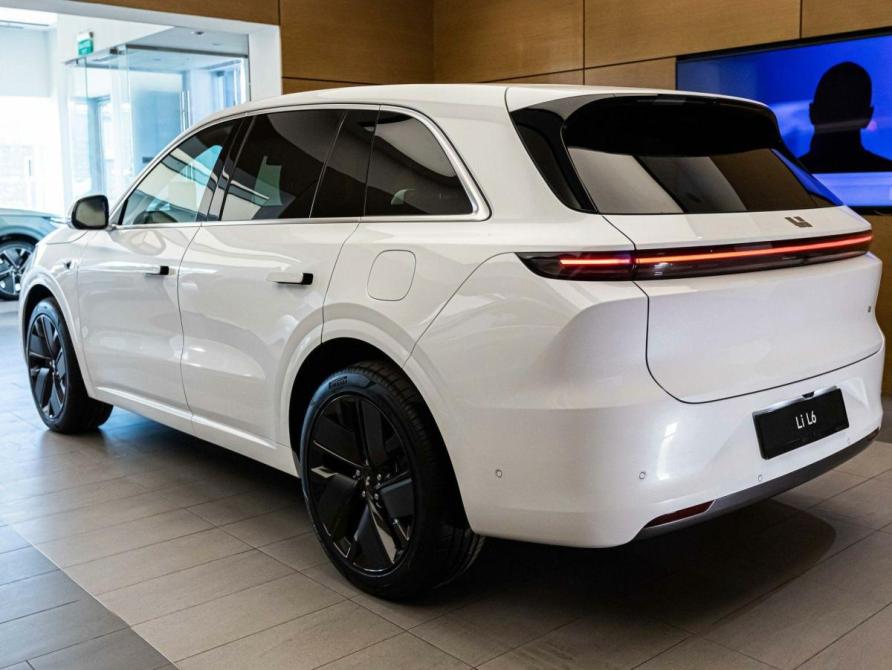 Li Auto (Lixiang) L6 Москва  - изображение 5