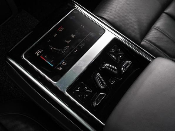 Audi A8 IV (D5) с пробегом 2022 года, цена 7 738 000 рублей, 137589 км, седан, Автокод Объявления