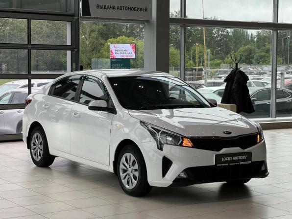 Kia Rio IV Рестайлинг с пробегом 2021 года, цена 1 695 000 рублей, 69851 км, седан, Автокод Объявления
