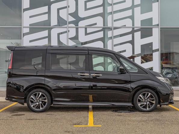 Honda Stepwgn V с пробегом 2016 года, цена 2 164 000 рублей, 90100 км, минивэн, Автокод Объявления