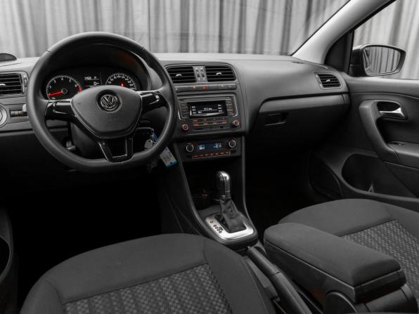 Volkswagen Polo V Рестайлинг с пробегом 2017 года, цена 1 120 000 рублей, 77312 км, седан, Автокод Объявления
