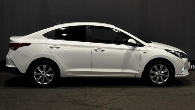 Hyundai Solaris II Рестайлинг с пробегом 2021 года, цена 1 549 000 рублей, 104292 км, седан, Автокод Объявления